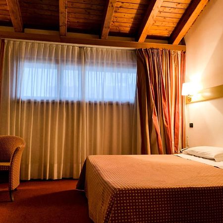 Eurohotel Palace Маниаго Екстериор снимка