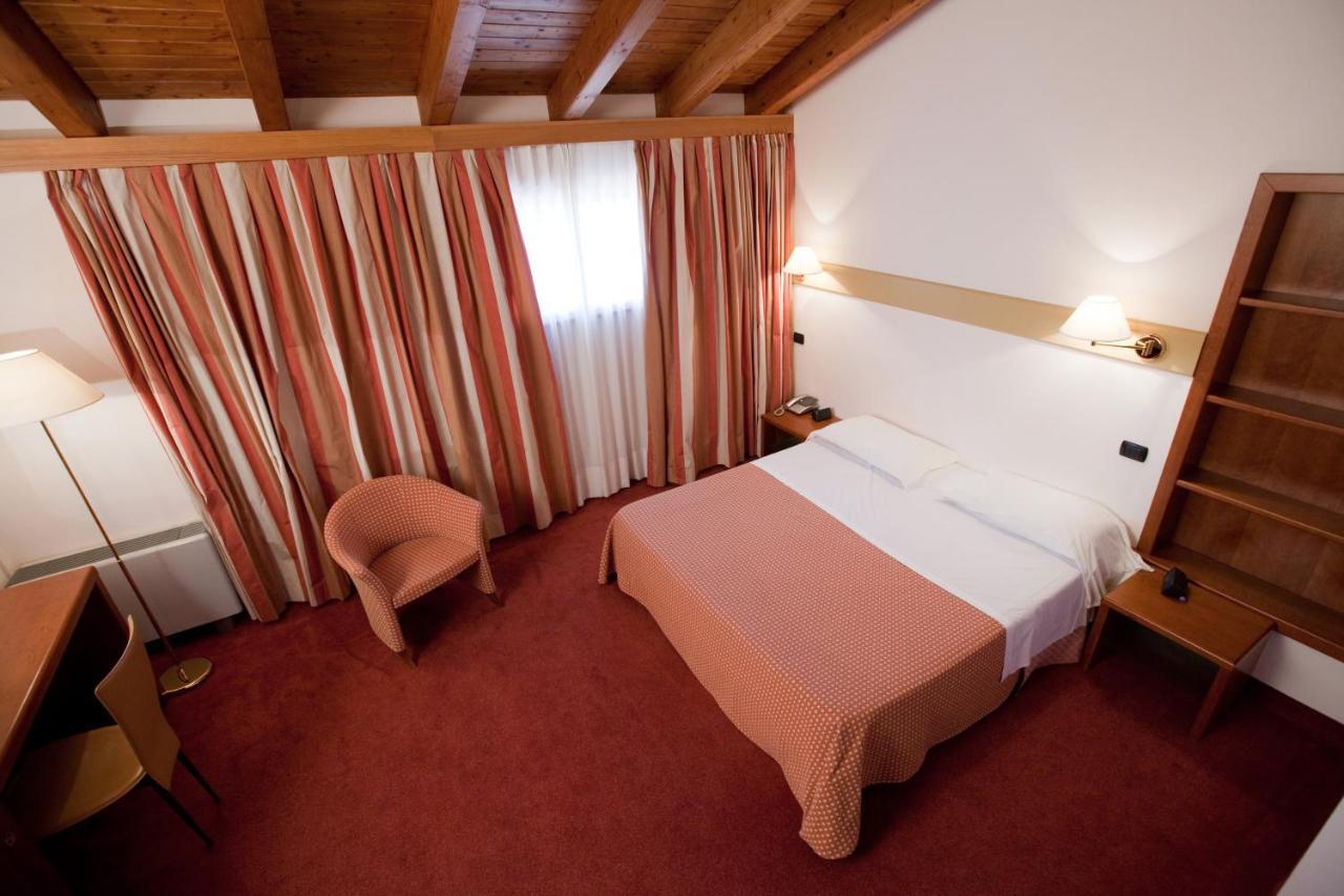 Eurohotel Palace Маниаго Екстериор снимка
