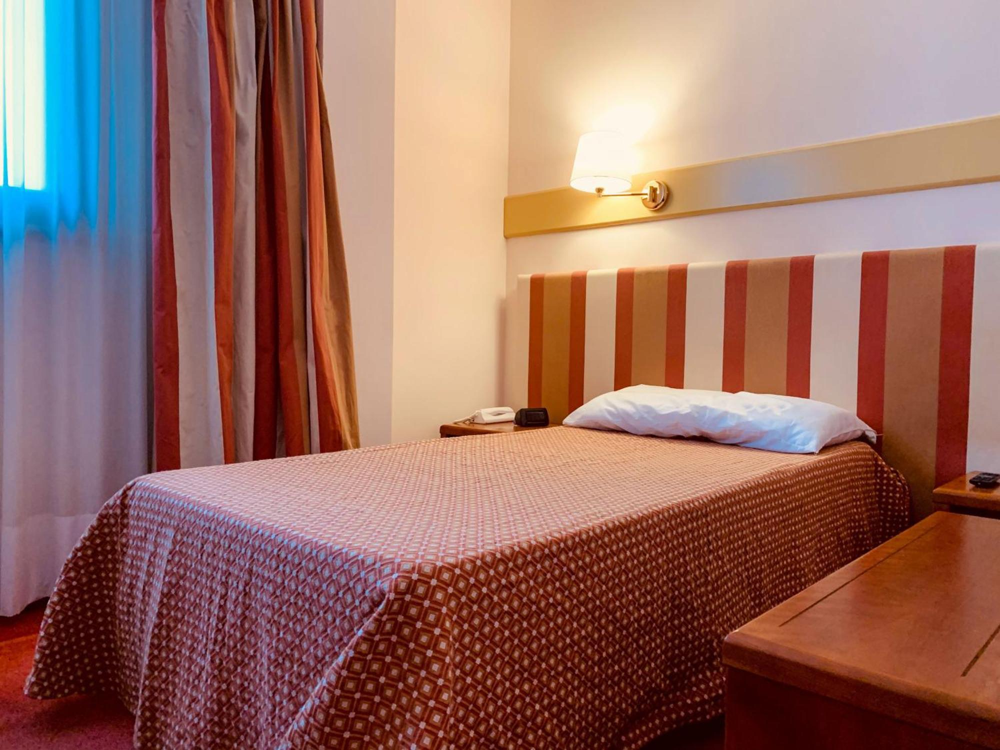 Eurohotel Palace Маниаго Стая снимка