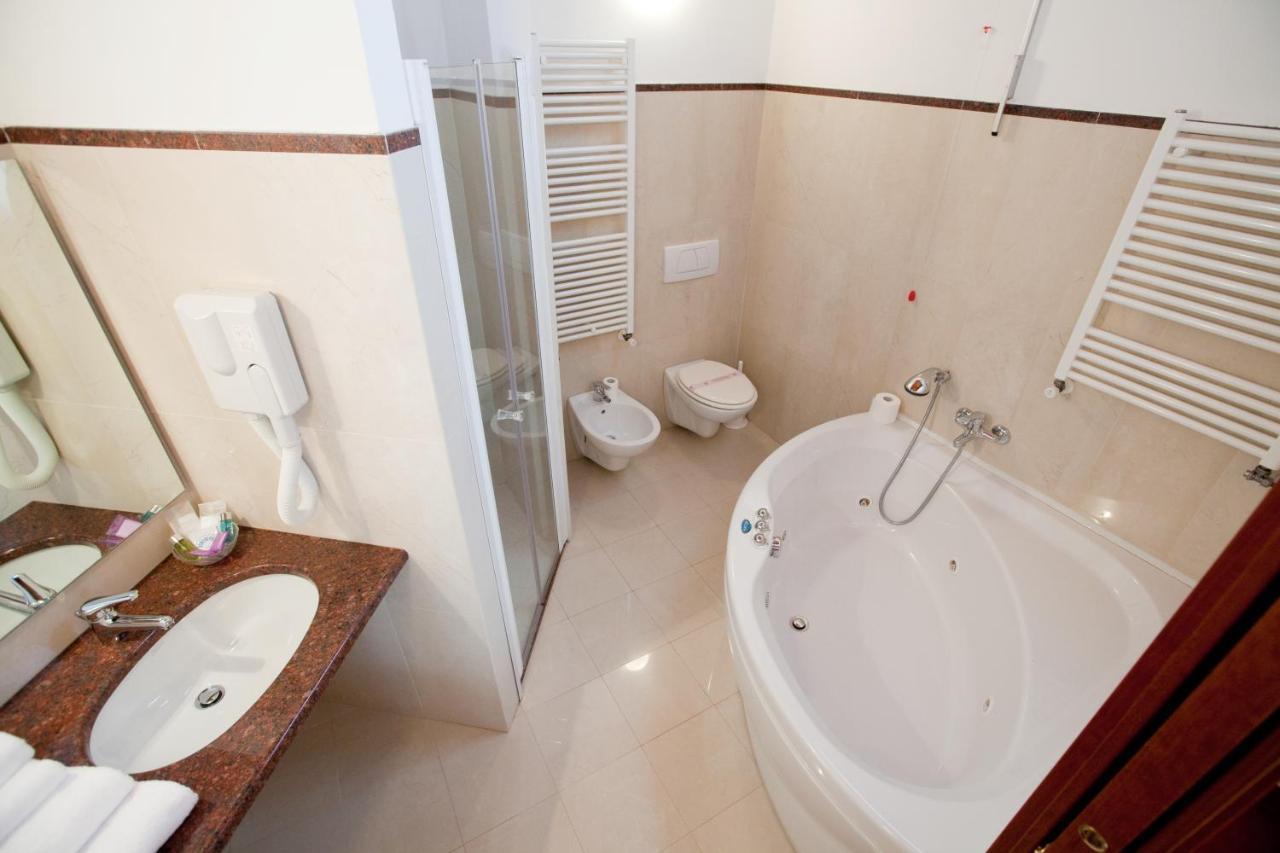 Eurohotel Palace Маниаго Екстериор снимка